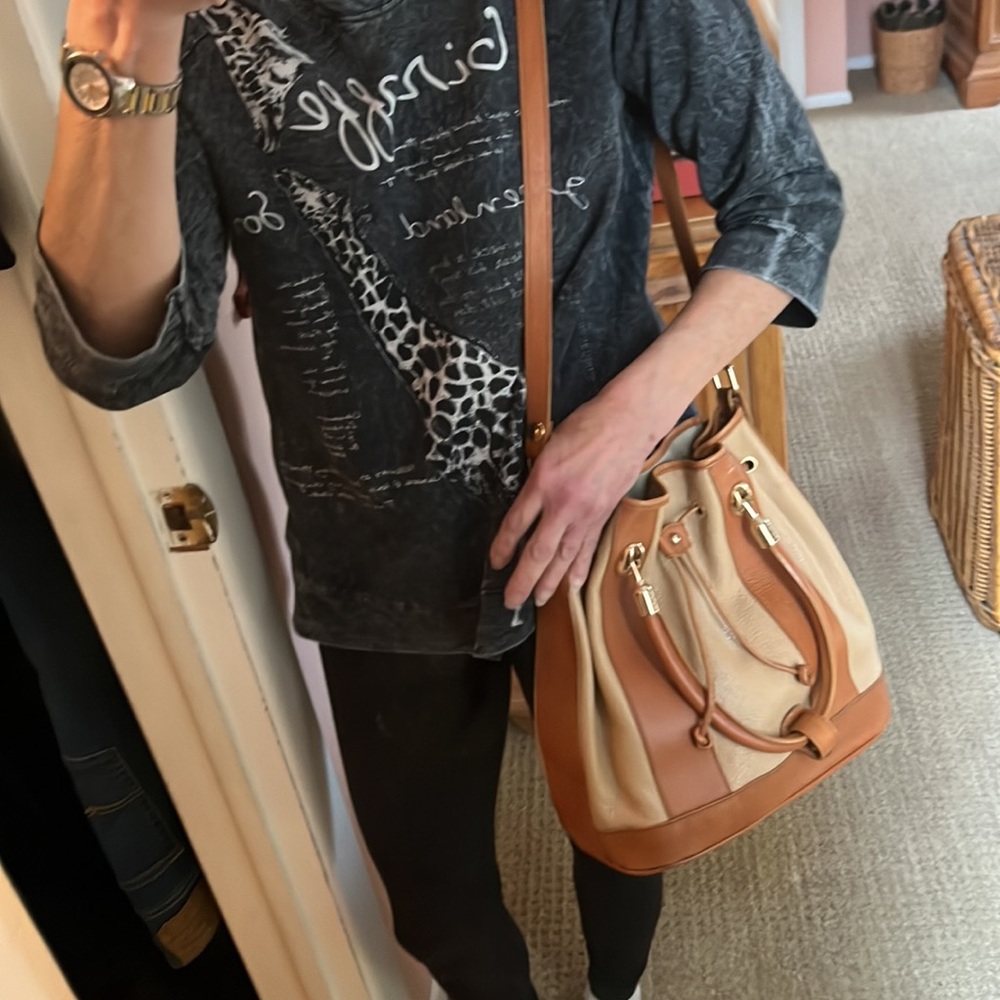 Valentina 2 Tone Pebbled Leather Bucket Bag w/ Drawstring and Shoulder S… - Picture 10 of 11